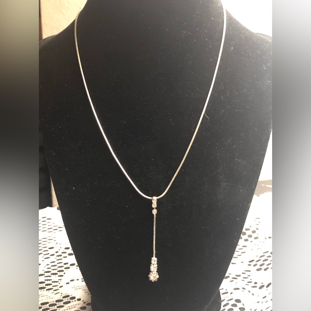 Elegant Silver Necklace with Crystal Accents